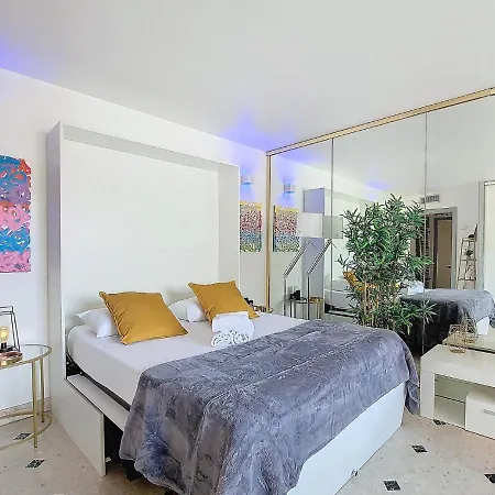 Apartment Nestor&jeeves - Pop Art - - Balcony